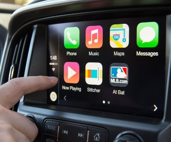 Apple Carplay vs. Android auto Explained